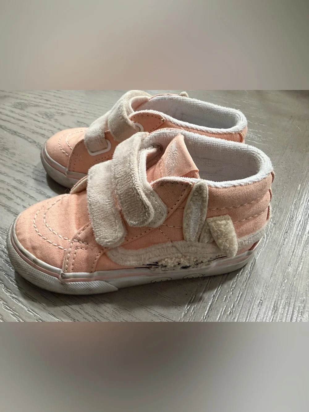 Vans Kids Peach Canvas Velcro Sneakers